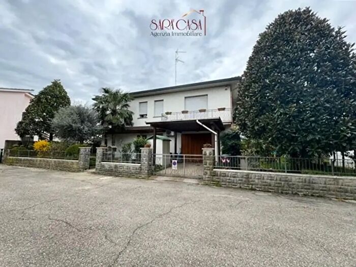Casa con 6 locali in vendita in SantAgata Sul Santerno