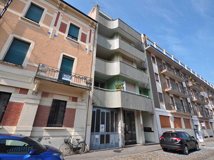 Appartamento monolocale in affitto in Via Giuseppe Luigi Passalacqua, Centro Storico, Novara