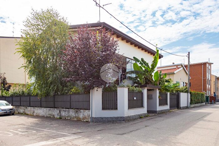 Casa con 5 locali in vendita in Via Antonio Meucci, Bollate