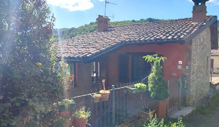 Casa con 6 locali in vendita in Romagnese