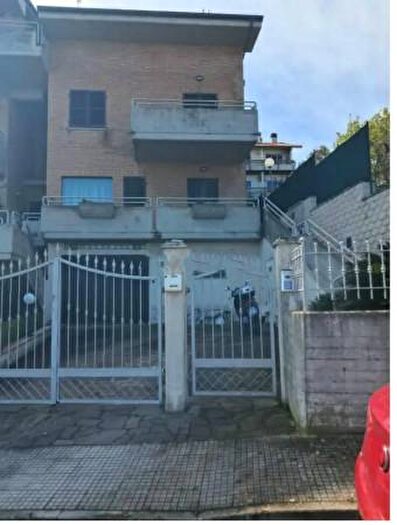 Casa con 6 locali in vendita in Via Monte Carpegna, Ancona