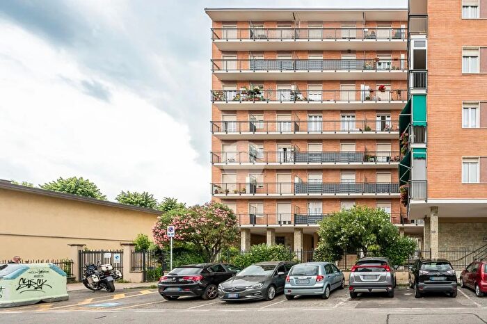 Appartamento trilocale in vendita in Via Roma, Grugliasco