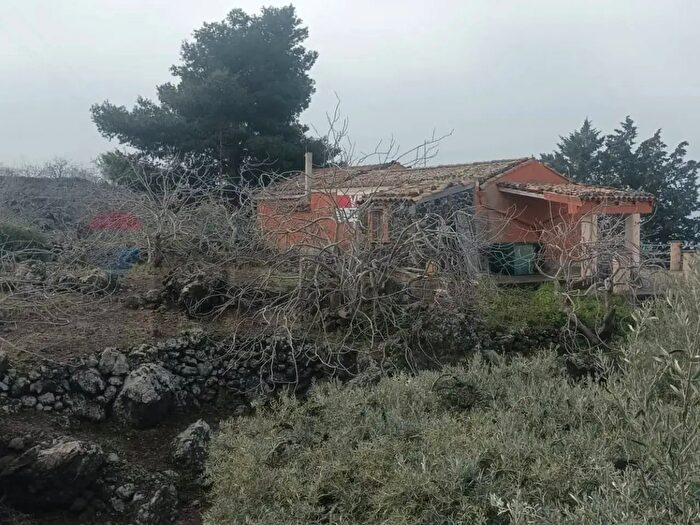 Casa trilocale in vendita in Ss, Bronte