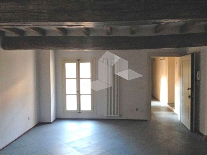 Appartamento trilocale in affitto in Centro Storico, Reggio Emilia