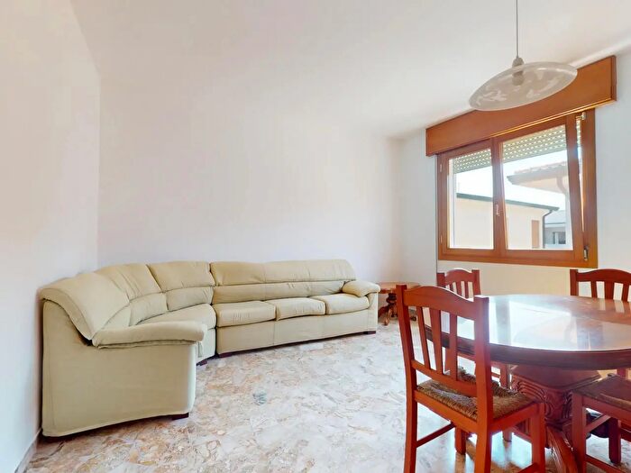 Appartamento con 6 locali in vendita in Via Guglielmo Marconi, Carmignano Di Brenta