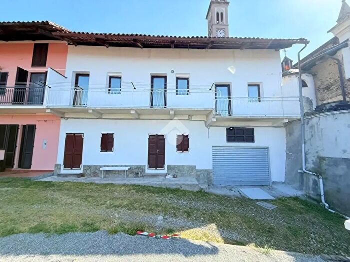 Casa con 7 locali in vendita in Via Balbo, Torre Canavese