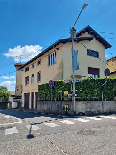 Appartamento trilocale in vendita in Via Santa Maria, Morazzone