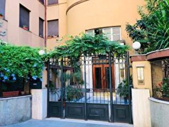 Appartamento monolocale in affitto in Via Reggio Calabria, Bologna, Roma
