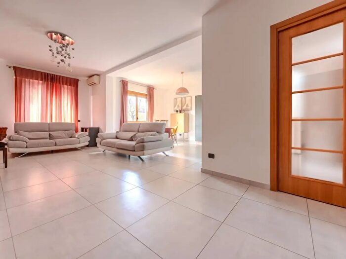 Appartamento trilocale in vendita in Bollate