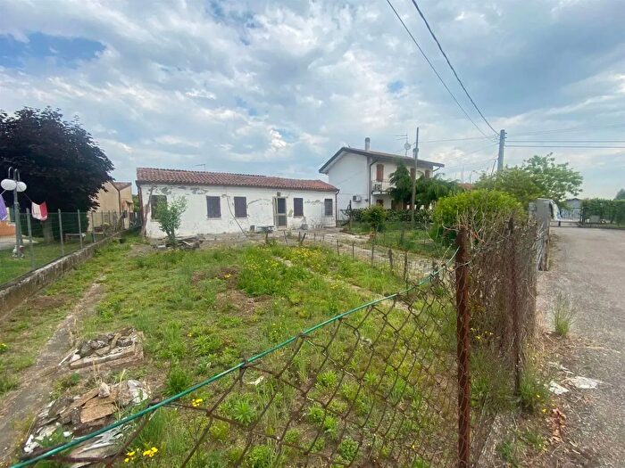 Casa con 5 locali in vendita in Anguillara Veneta
