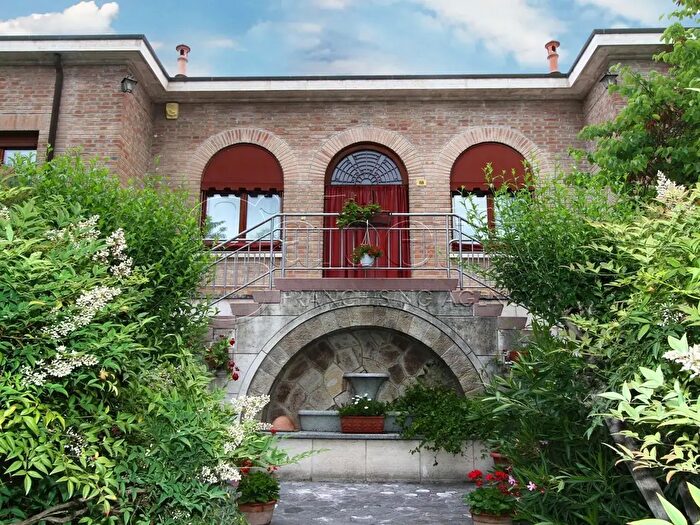 Casa con 14 locali in vendita in Via Idris Ricci, Copparo