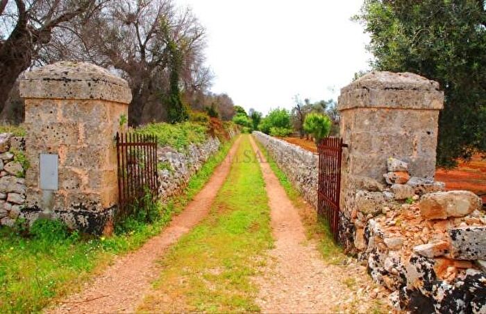 Casa quadrilocale in vendita in Via della Ginestra, Salve