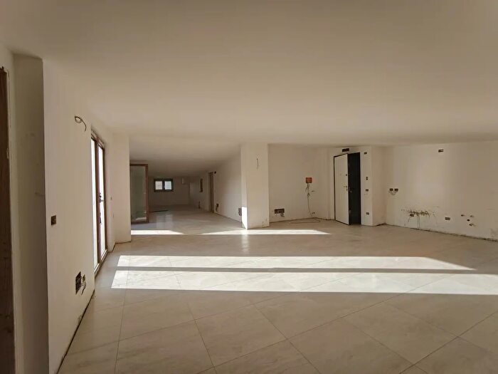Appartamento quadrilocale in vendita in Via Sant'Andrea Apostolo, Solofra