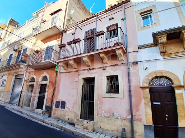 Casa quadrilocale in vendita in Corso Giuseppe Mazzini, Ragusa