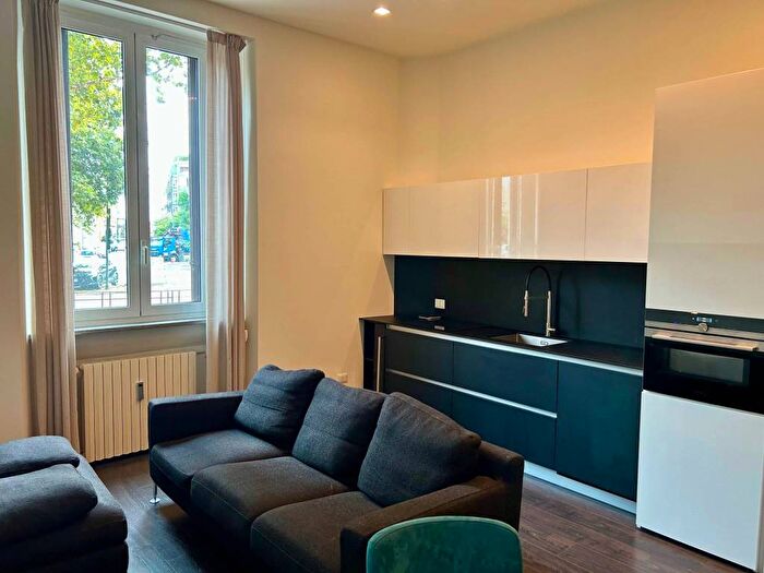 Appartamento bilocale in vendita in Viale Certosa, Certosa, Milano
