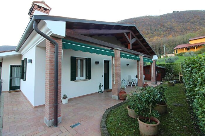 Casa quadrilocale in vendita in Via Belvedere, Rovolon