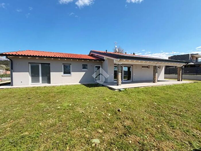 Case in Vendita e in Affitto - 2