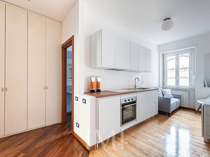 Appartamento bilocale in affitto in Corso San Gottardo, Milano