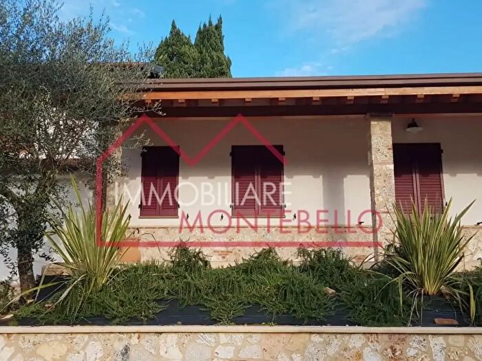 Casa con 6 locali in vendita in Ella Gigia, Camaiore