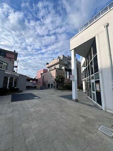 Appartamento trilocale in vendita in Piazza Achille Leoni, Rovereto