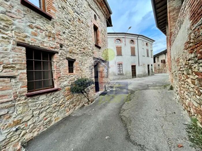 Casa bilocale in vendita in Località Corano, Borgonovo Val Tidone