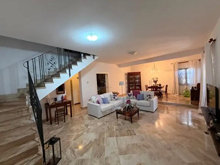 Casa con 5 locali in vendita in Via Valmontone, Nettuno