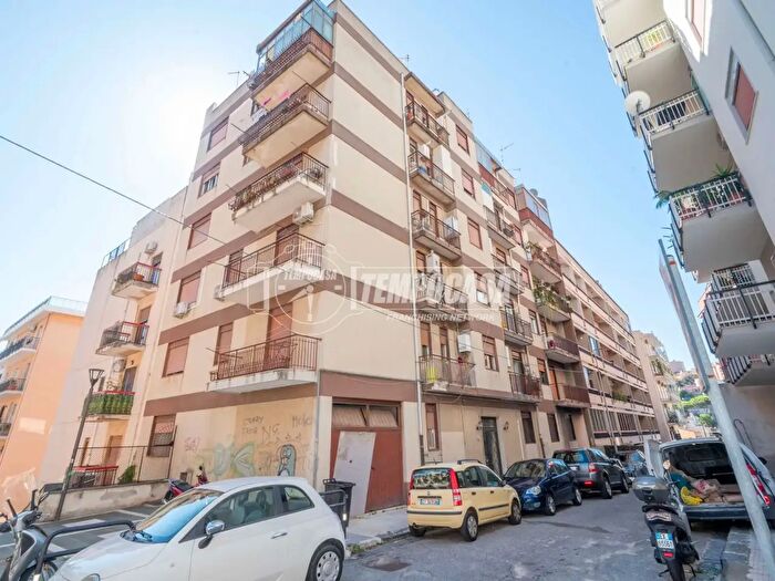 Appartamento trilocale in vendita in Messina