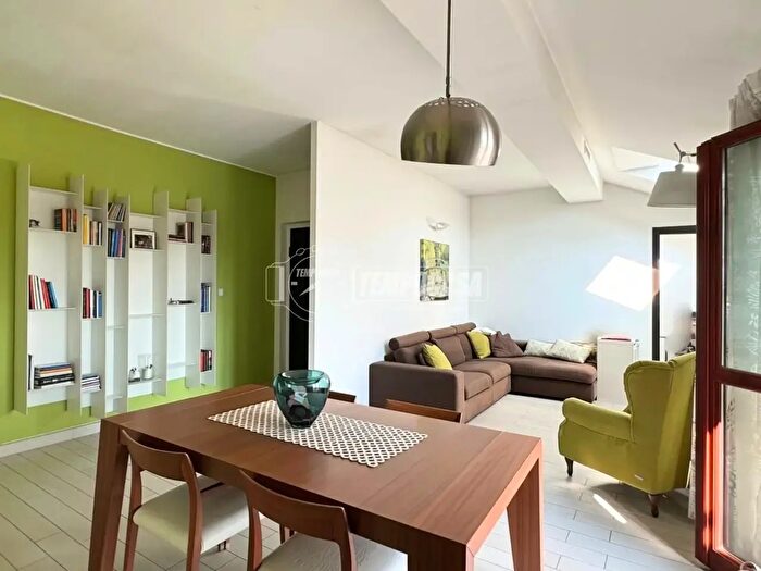 Appartamento trilocale in vendita in Via Trento, Sedriano