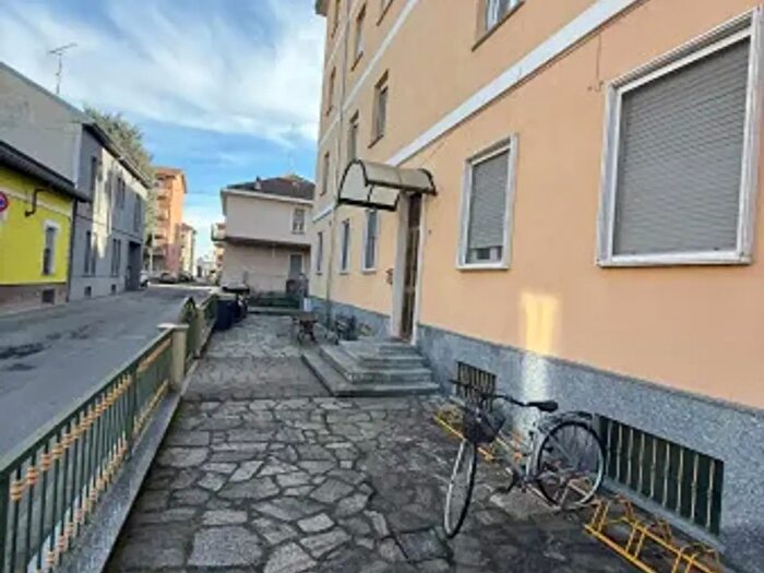 Appartamento trilocale in vendita in Via Giacomo Leopardi, Alessandria