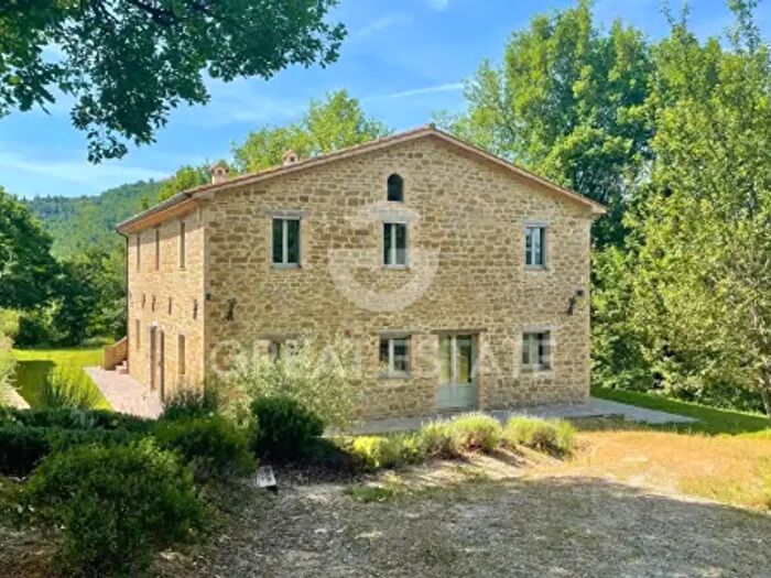 Casa con 6 locali in vendita in Frazione Caresto, Gubbio