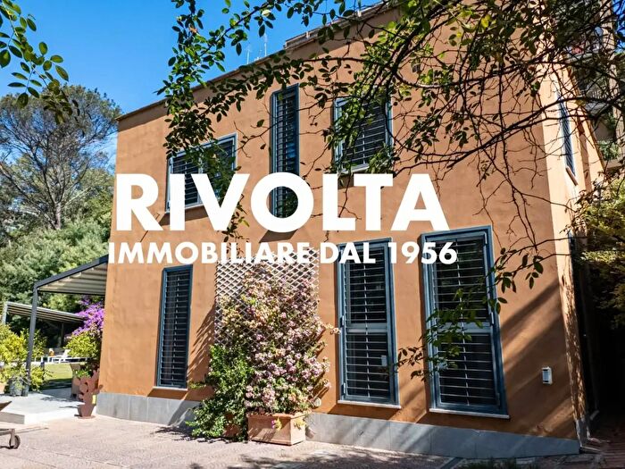 Casa con 8 locali in vendita in Piazza dei Giuochi Delfici, Roma