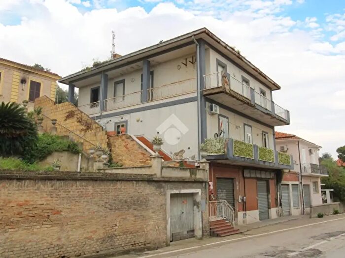 Appartamento con 5 locali in vendita in Salita San Franco, Francavilla Al Mare