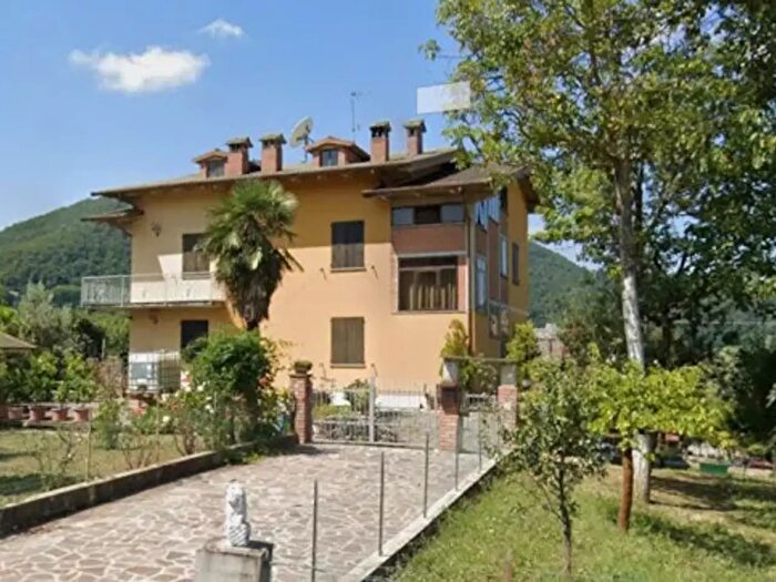 Casa con 6 locali in vendita in Via Villaggio, Serramazzoni