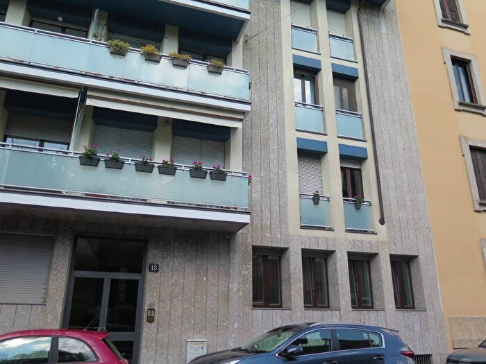 Appartamento trilocale in affitto in Via Monferrato, Washington, Milano