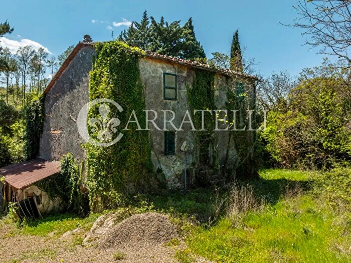 Casa con 10 locali in vendita in Via Fonte Antese, Radicofani