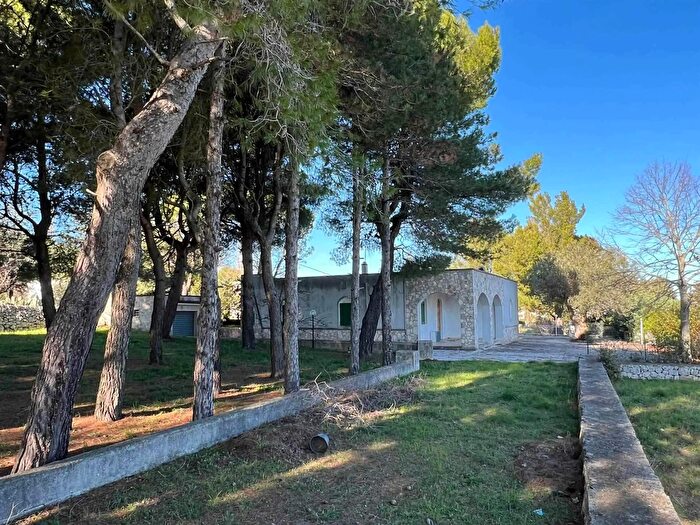 Casa quadrilocale in vendita in Viale San Donato Fasano, Fasano