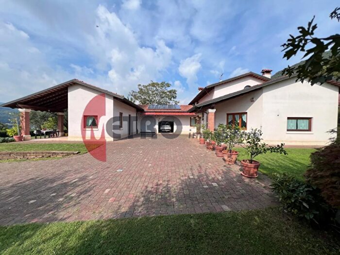 Casa quadrilocale in vendita in Via Grumo, Cornedo Vicentino