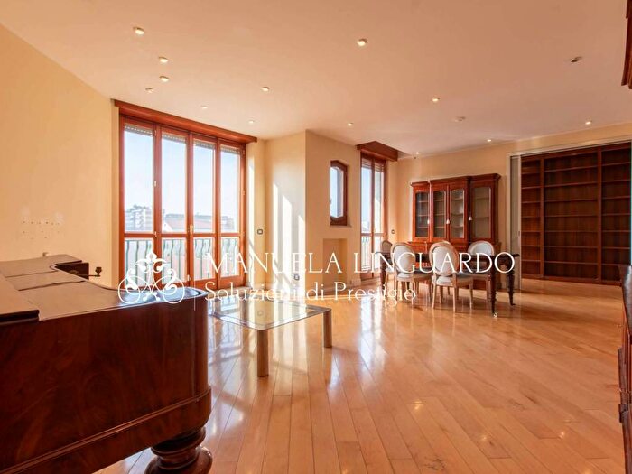 Appartamento quadrilocale in affitto in via Mario Pagano, Vincenzo Monti, Milano