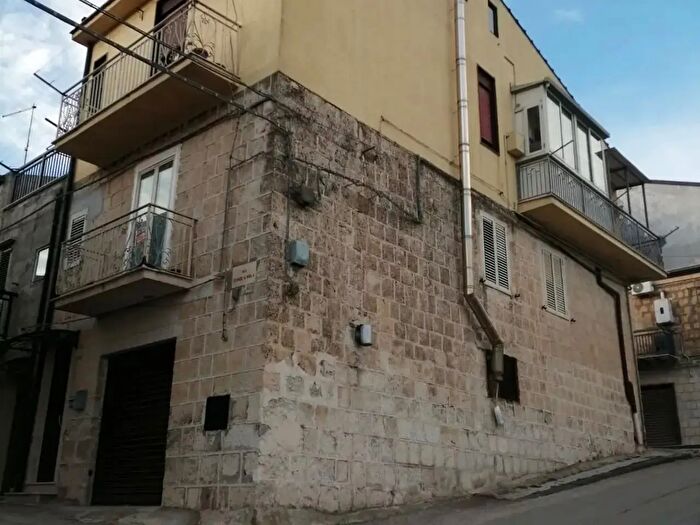 Casa con 5 locali in vendita in Mussomeli