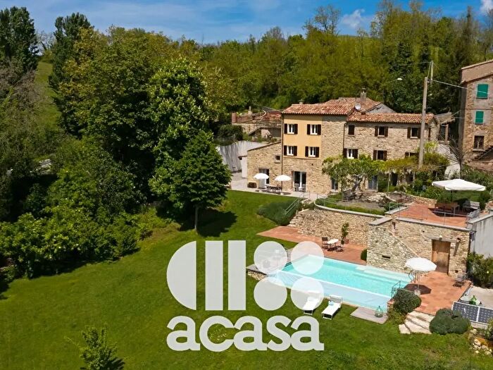 Casa con 7 locali in vendita in Sogliano Al Rubicone