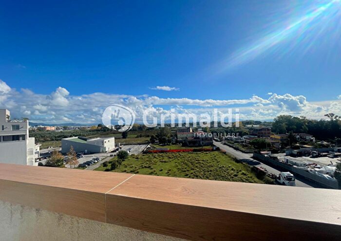 Appartamento trilocale in vendita in Via Prudenza, Salerno