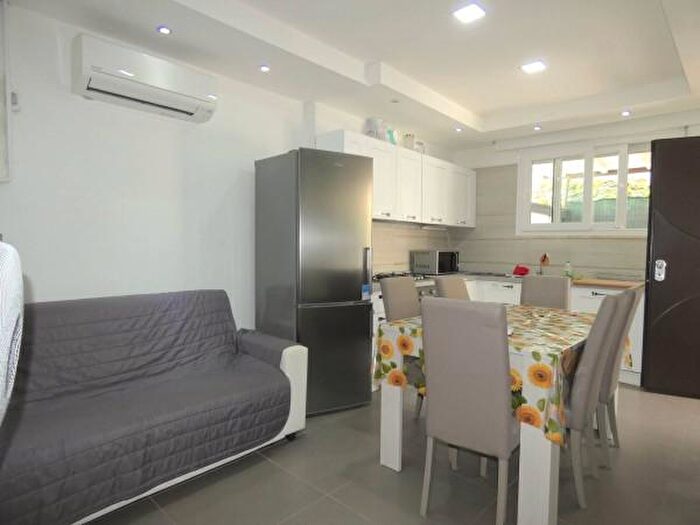 Appartamento con 5 locali in affitto in Viale Fiume, Riccione