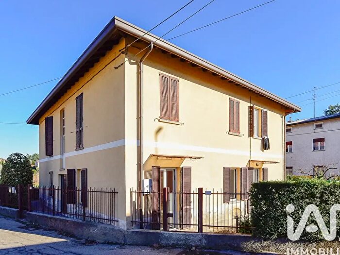 Appartamento quadrilocale in vendita in Via Petrarca, Cabiate