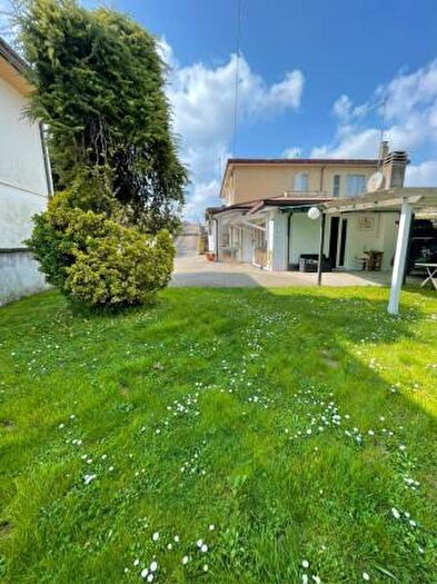 Appartamento quadrilocale in vendita in Via Genova, Campagna Lupia