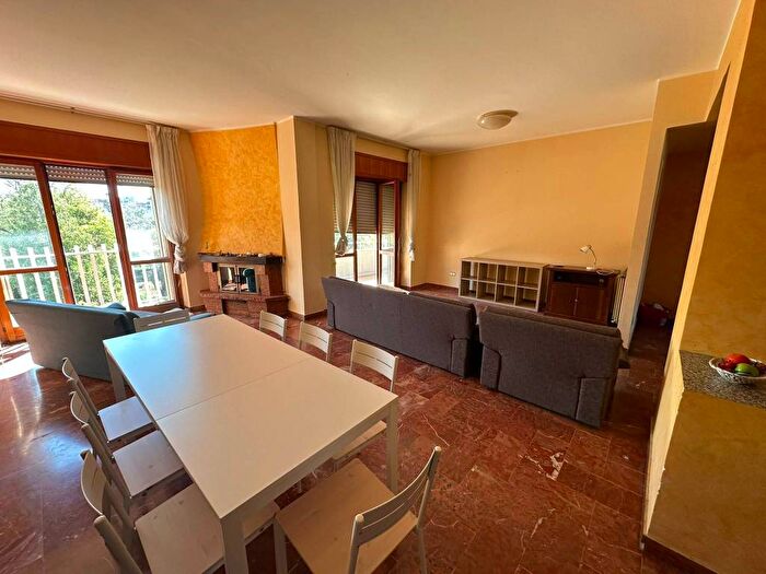 Appartamento con 5 locali in affitto in Via Gioacchino Rossini, Quattromiglia, Rende