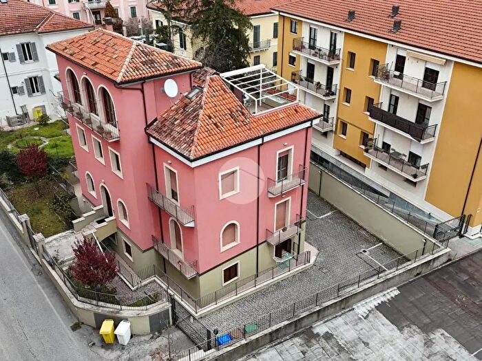 Appartamento trilocale in vendita in Appartamento Via Santa Maria a Aforfona, LAquila