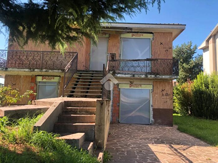Casa con 5 locali in vendita in Via Europa, Corbetta