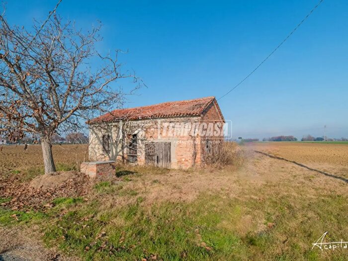 Casa trilocale in vendita in Via VicLe della Cerca, Cesena