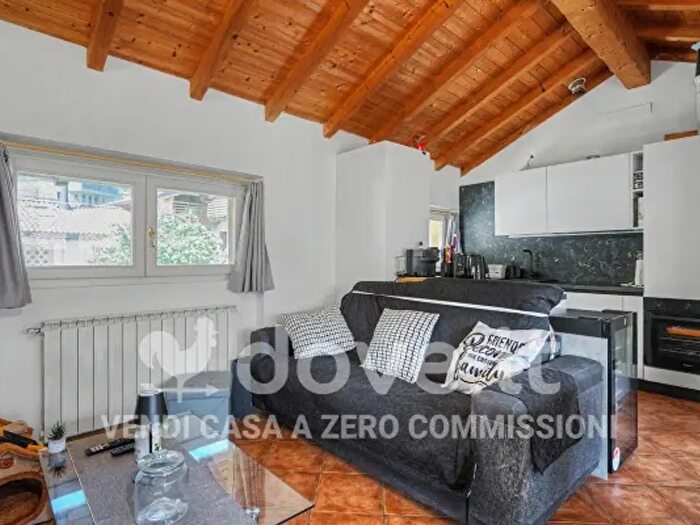 Appartamento trilocale in vendita in Via Alessandro Manzoni, Garlate