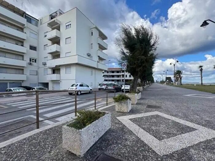 Appartamento trilocale in vendita in Via Lungomare Nauloco, Venetico